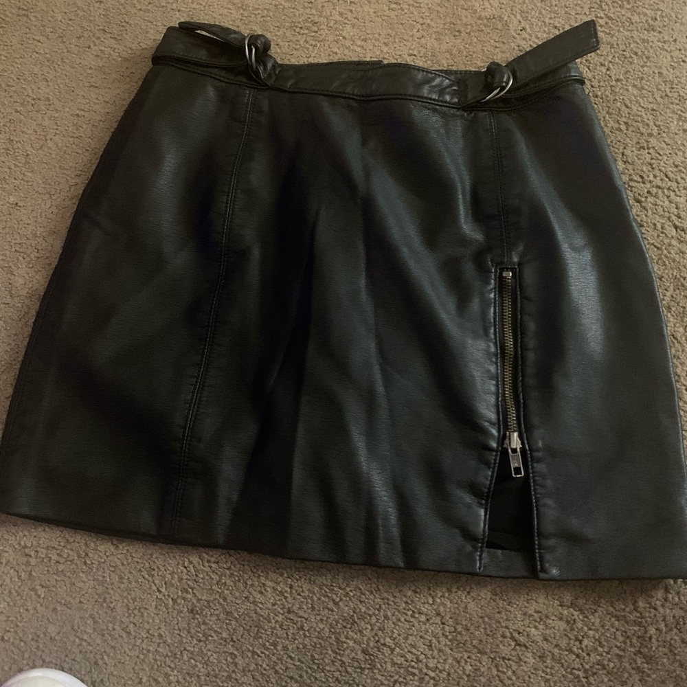 Free people skirt in excellent condition